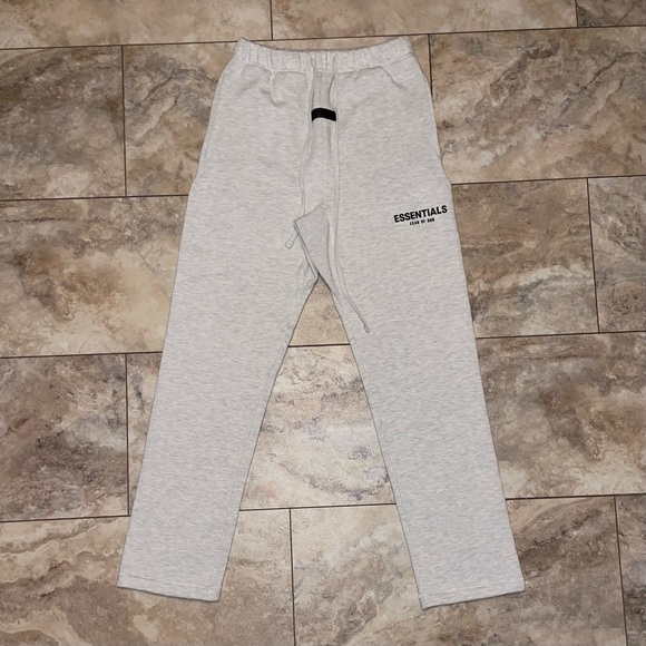 2022 Fear of God Essentials Relaxed Sweatpants Light Oatmeal Size Small